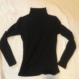 Lululemon Long sleeve Turtleneck